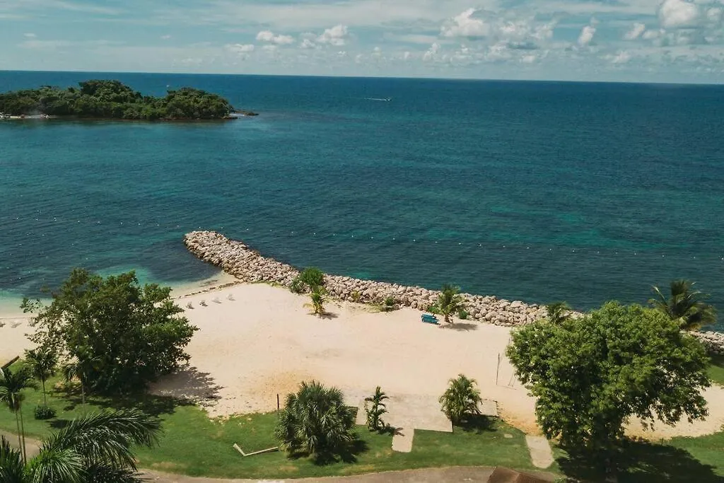 Palm Point Villa Negril - Townhouse Steps From The Beach! Jamaika