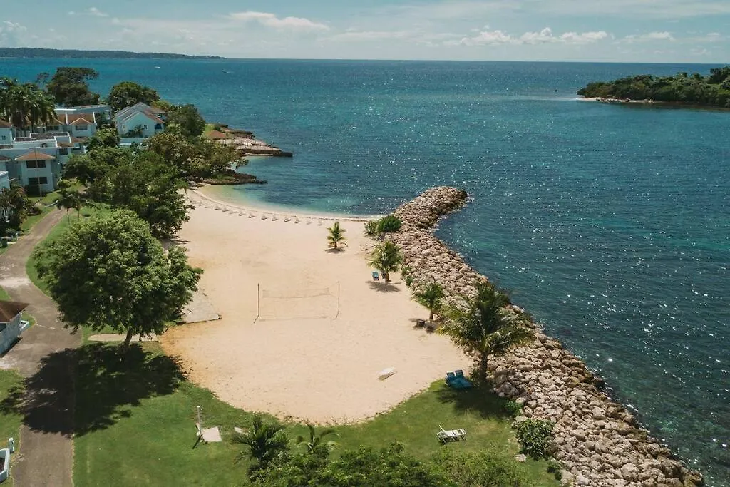 Palm Point Villa Negril - Townhouse Steps From The Beach! 0*,  Jamaika