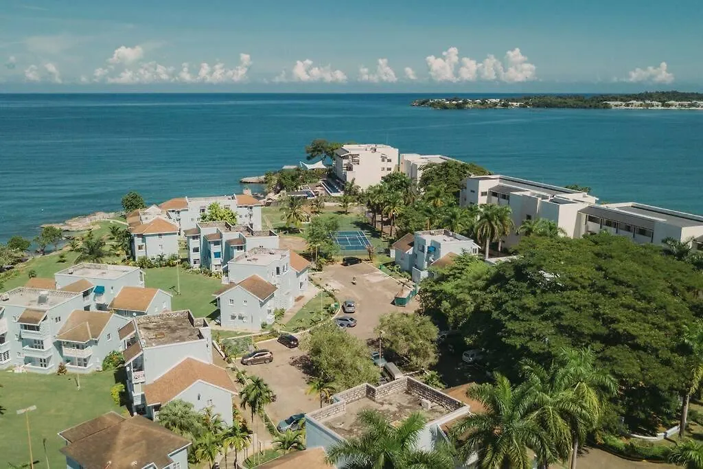 Palm Point Villa Negril - Townhouse Steps From The Beach! Apartment
