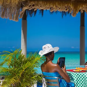 Hotel Legends, Negril